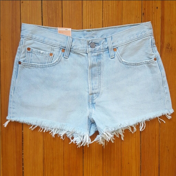 Levi denim shorts 501 - Picture 2 of 3